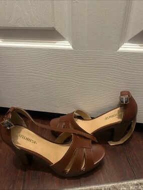 ANDREA FENZI Brown Open-Toe Ankle-Strap Block Heels